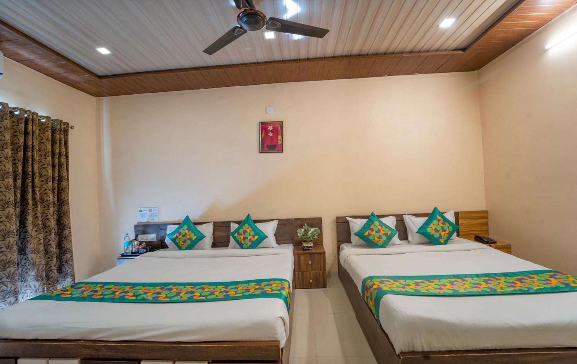 Treebo Iceberg Hotel Mahabaleshwar Exterior photo