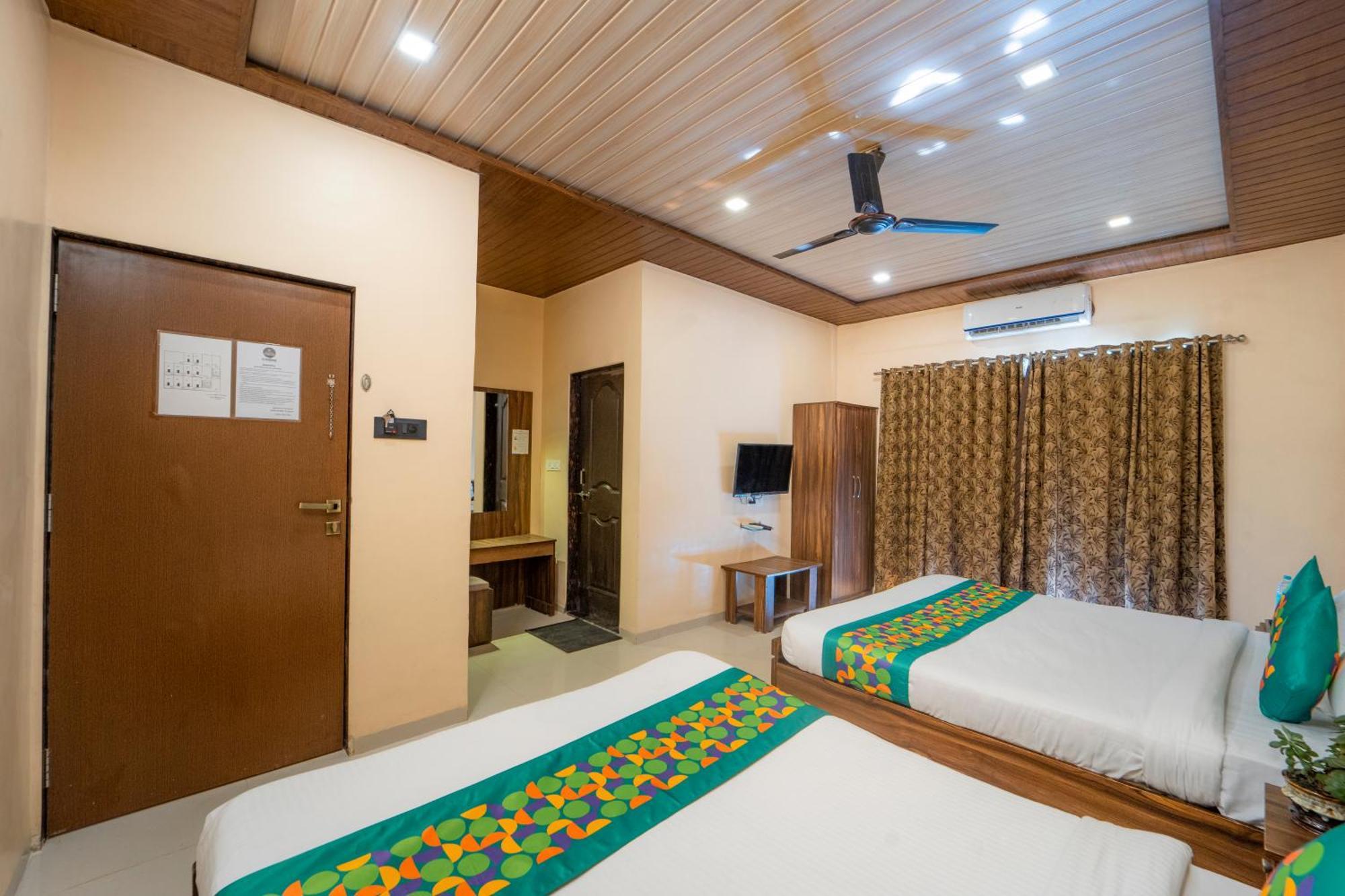 Treebo Iceberg Hotel Mahabaleshwar Exterior photo