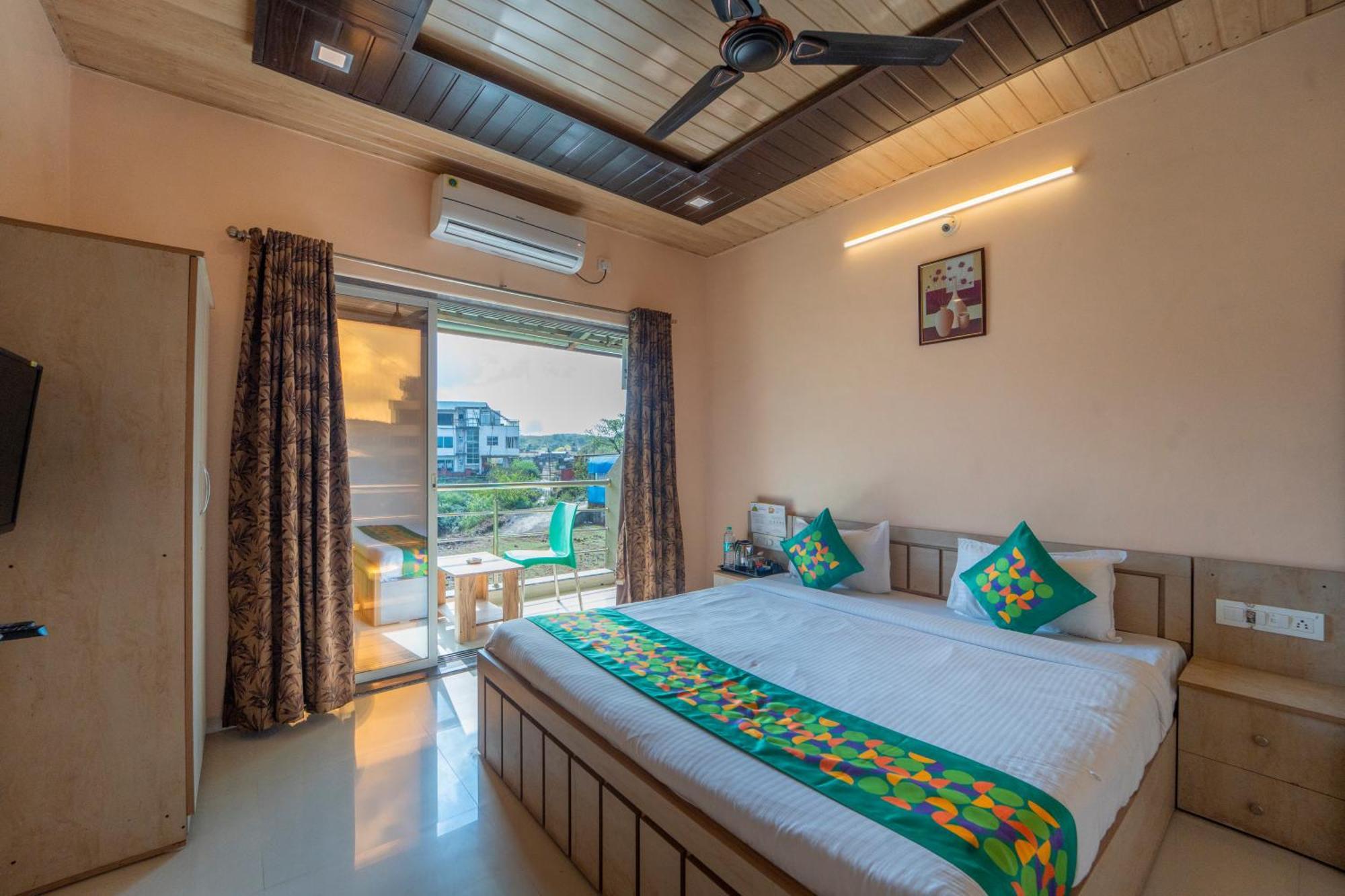 Treebo Iceberg Hotel Mahabaleshwar Exterior photo