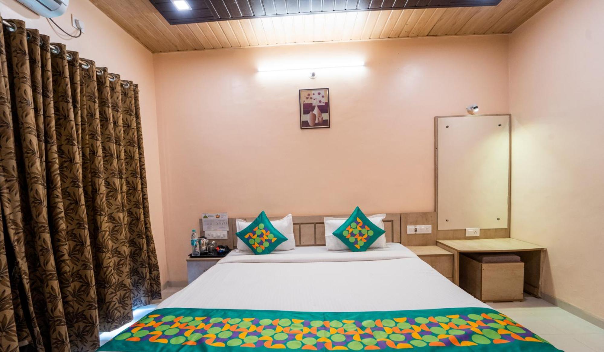 Treebo Iceberg Hotel Mahabaleshwar Exterior photo