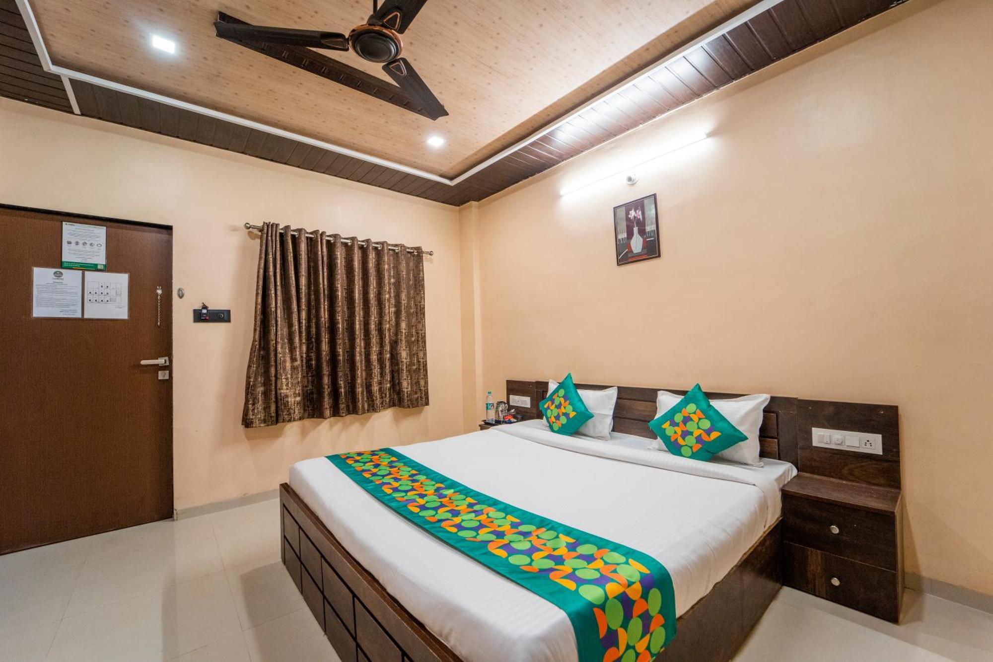 Treebo Iceberg Hotel Mahabaleshwar Exterior photo